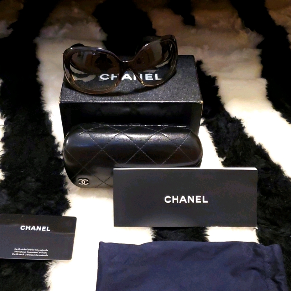 Chanel Sunglasses (( GORGEOUS))..